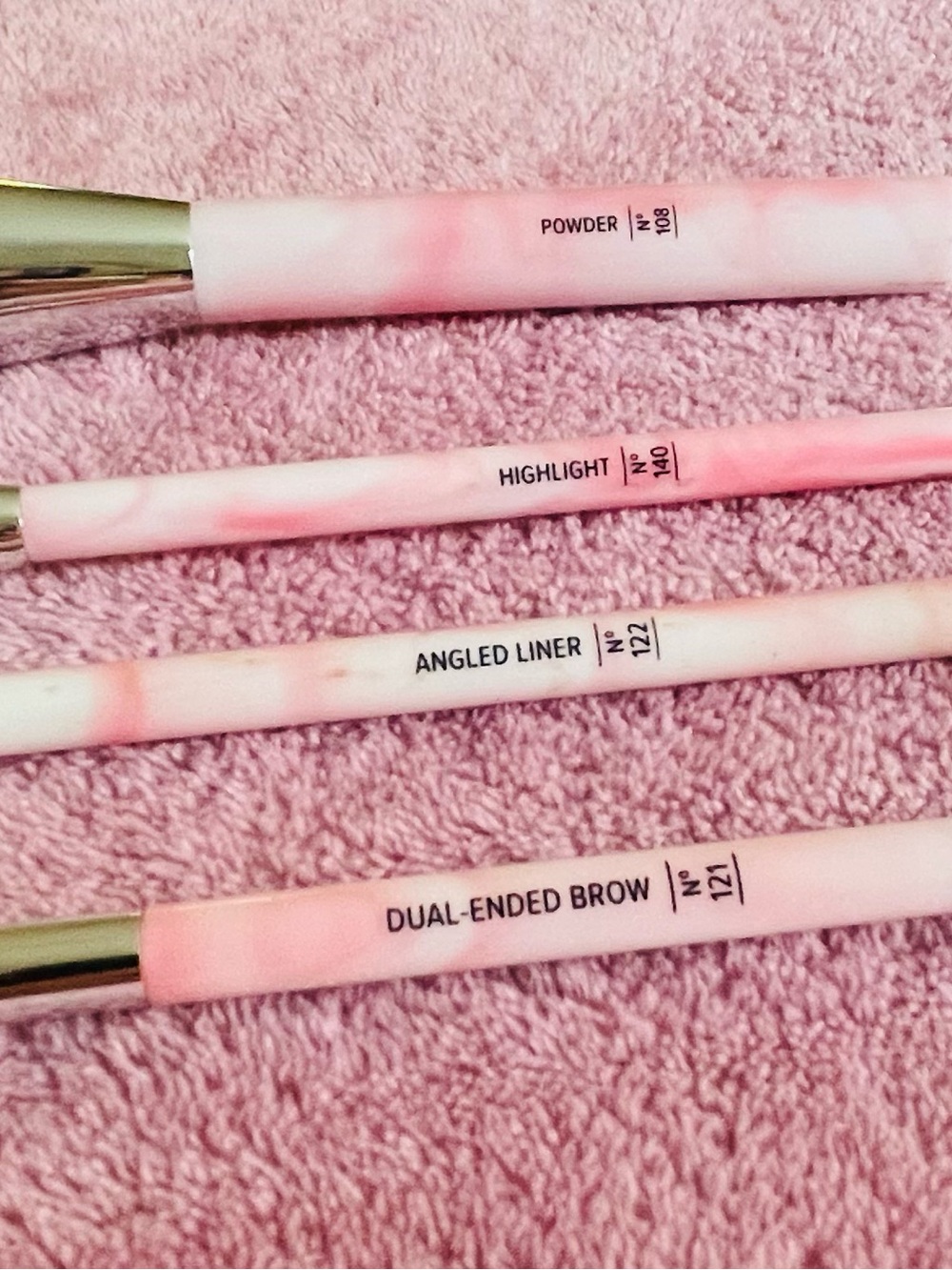 ✅IT Brushes Rose Marble Complexion 4 Piece Brush Set✨ NEW With out box